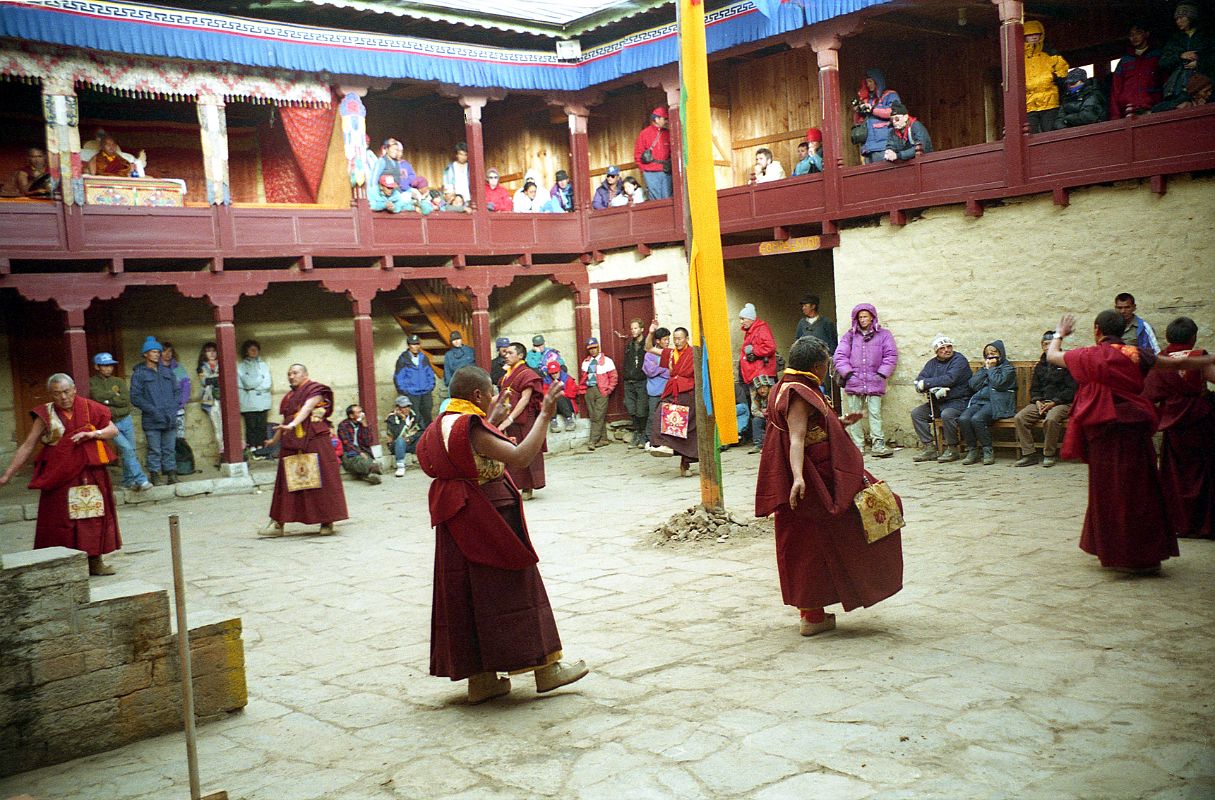 30 Tengboche Gompa 1997 Mani Rimdu Rehearsal Monks Dance Around The Courtyard